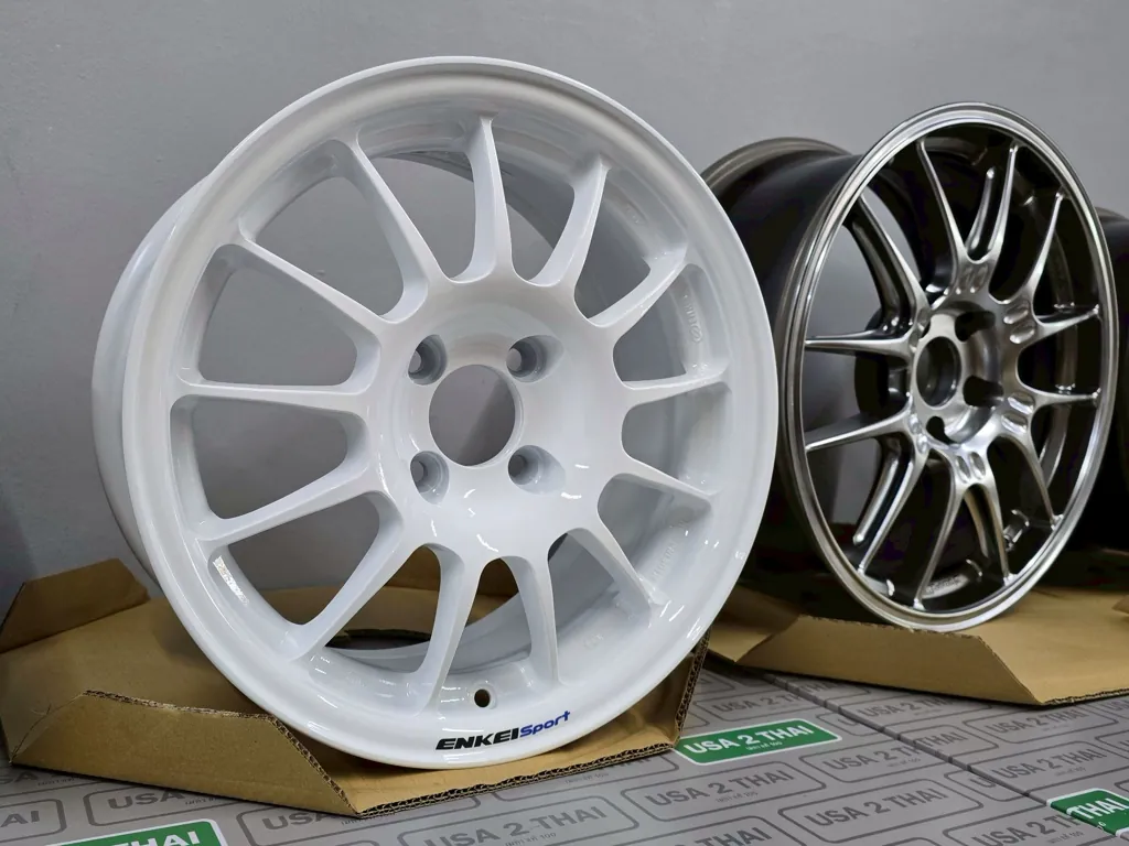 ล้อ 15 ขาว